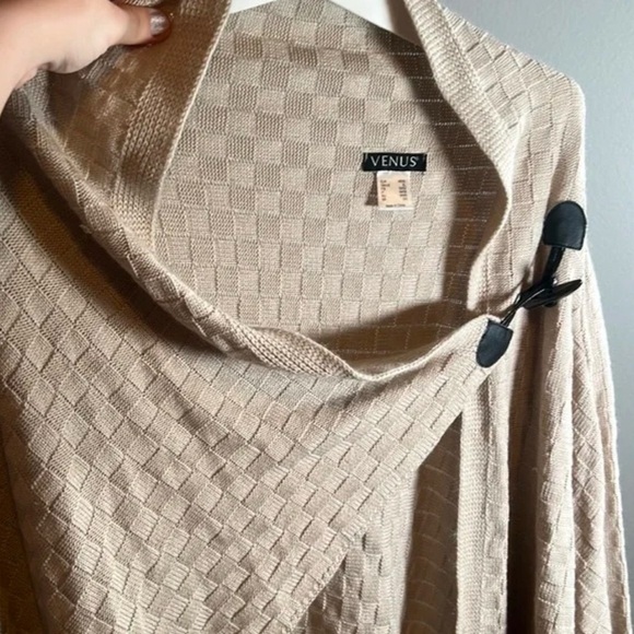 Venus Beige Tan Basket Weave Wrap Sweater with Toggle Closure 
NWT 
Size Small - Picture 15 of 16